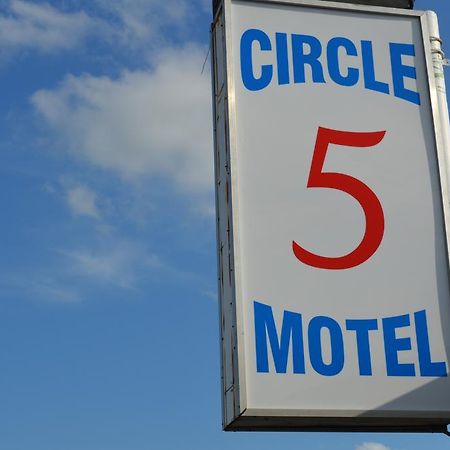 Circle 5 Motel Olds Exterior photo