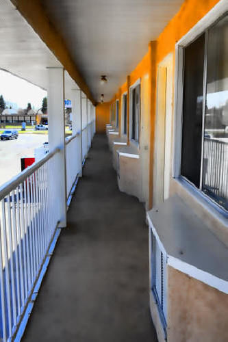 Circle 5 Motel Olds Exterior photo